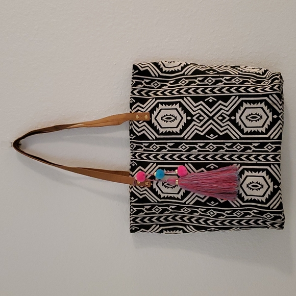 Source Unknown Handbags - AZTEC Print Tote